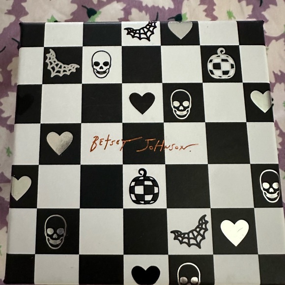 Betsy Johnson ghost earrings - Picture 4 of 5